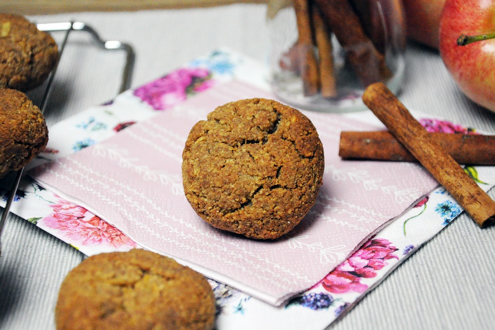 Simple Apple Cinnamon Cookies