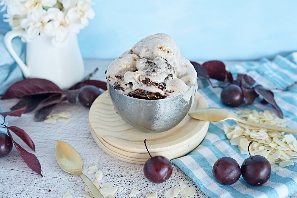 Healthy Ice Cream with Plum Caramel Recipe