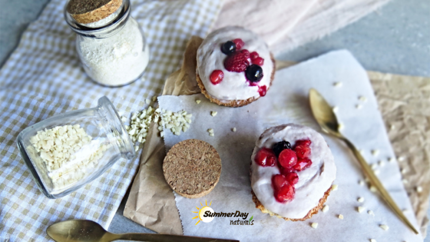 Vanilla & Berry Cupcakes With Vanilla Frosting